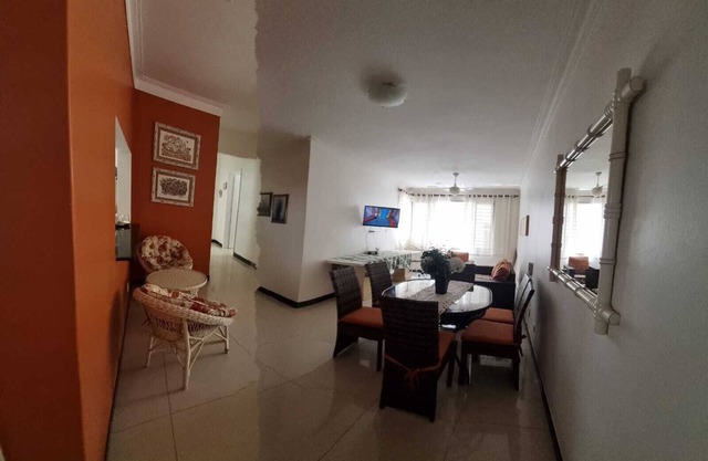 Comfortable apartment with parking, 190 meters from Enseada beach.