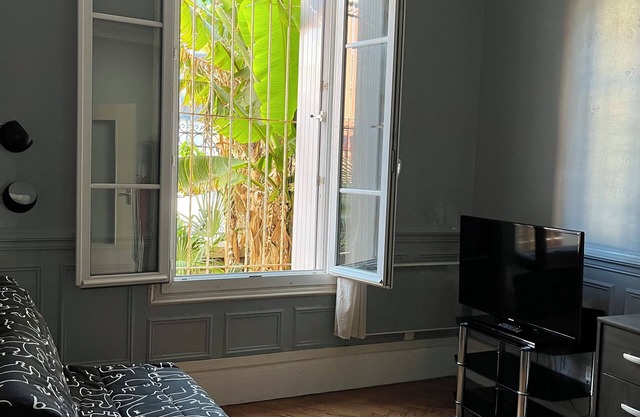 Comfortable city center studio near train station
