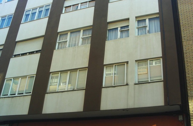 COMFORTABLE FLOOR IN CENTRAL AREA OF FERROL