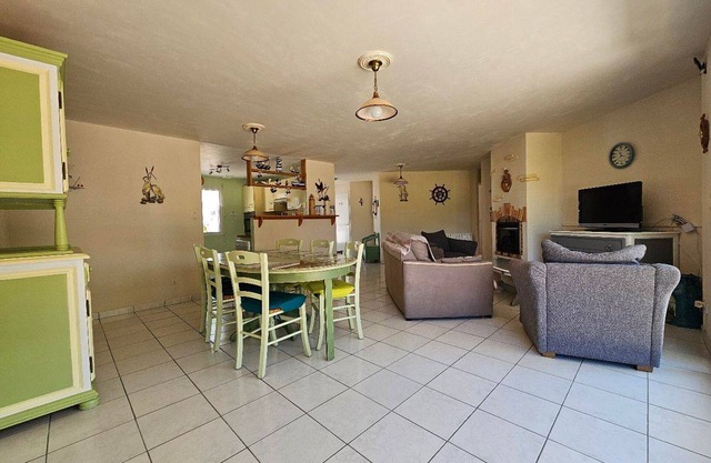 Comfortable villa with garden - pets on request