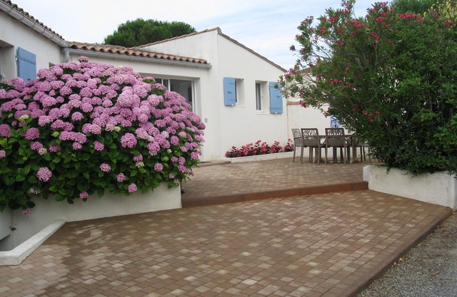 Comfortable villa located by the sea excellent performance. classified 3 stars