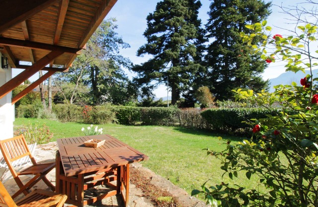 Comfortable garden level 2 minutes from the lake on foot!