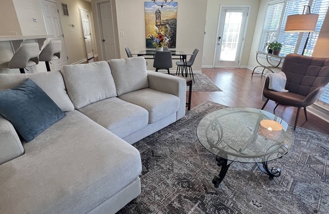 Comfortable Ground Floor Apartment 2BR/2BA