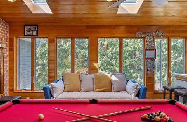 Comfortable guest suite w/fire pit on gorgeous property -Pet Friendly!