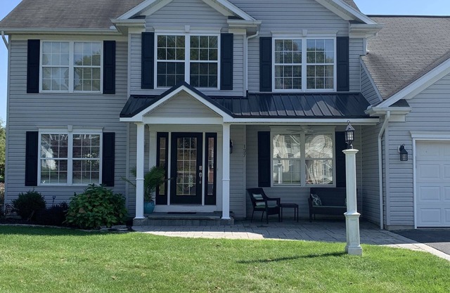 Comfortable Home close to Penn State