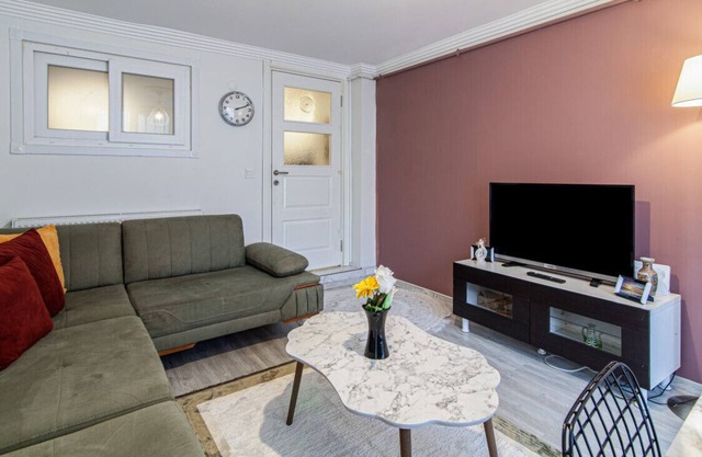 Comfortable Home Near Various Malls in Kagithane