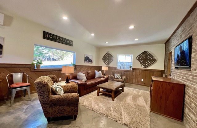 Comfortable home near wineries and hiking