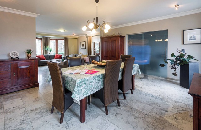 Comfortable house for 12 p in rustival neighborhoud