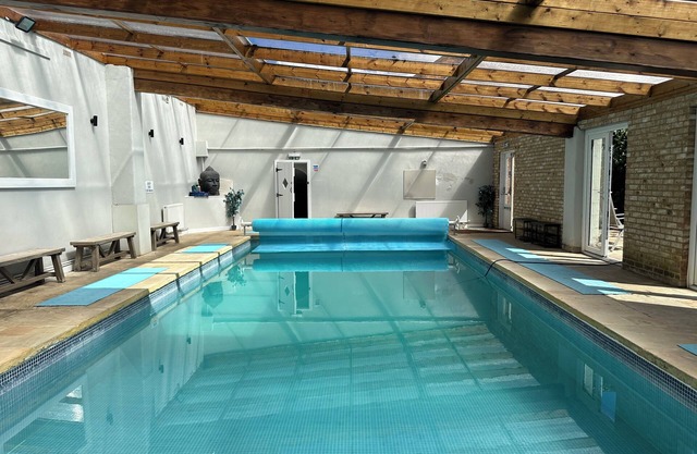 Comfortable luxury, swimming pool and gym, near Silverstone Circuit and Althorp.