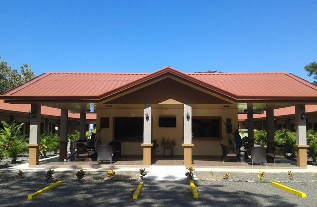Comfortable Room with 2 beds and A/C in Jacó bech, Costa Rica