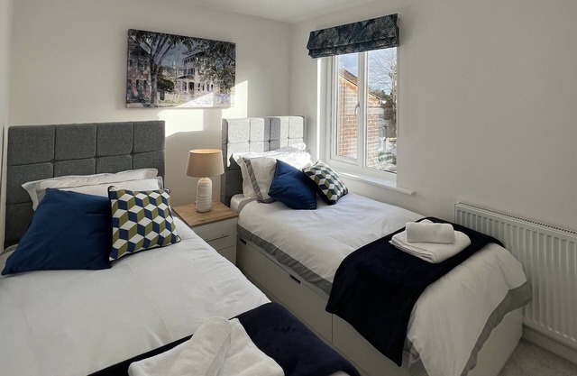 Comfortable two bed house - outskirts of Swindon