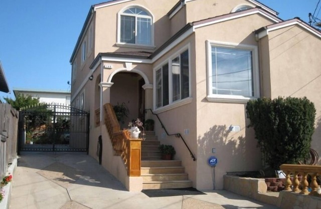 Comfortable Vacation Home Near ~SFO~ Airport