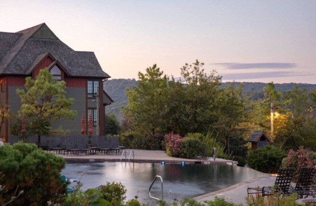 Comfortable Wilderness Club at Big Cedar, 2 Bedroom Combined Lodge