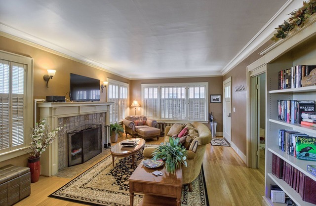 Comforts of home - Ideal location - Free parking