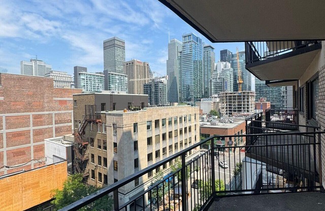 Comfy 1 Br Apt in heart of Downtown MTL