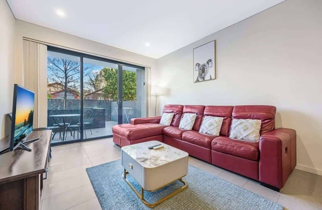 Comfy 3 bed near DFO, Sydney Olympic Park