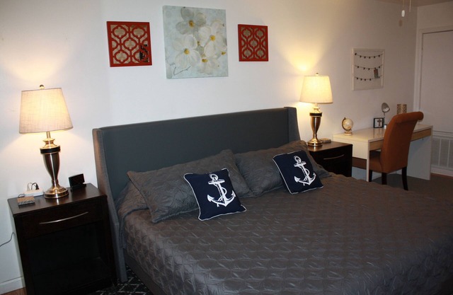 Comfy Brownwood Apt near University and town