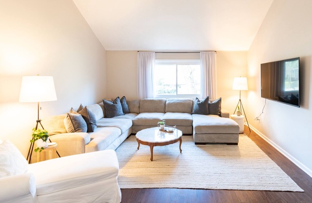 Comfy home, plenty of space, conveniently located!