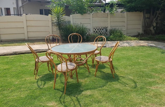 Comfy Private Home- Centrally Located, Close to Airport, Shops, Freeways, Casino