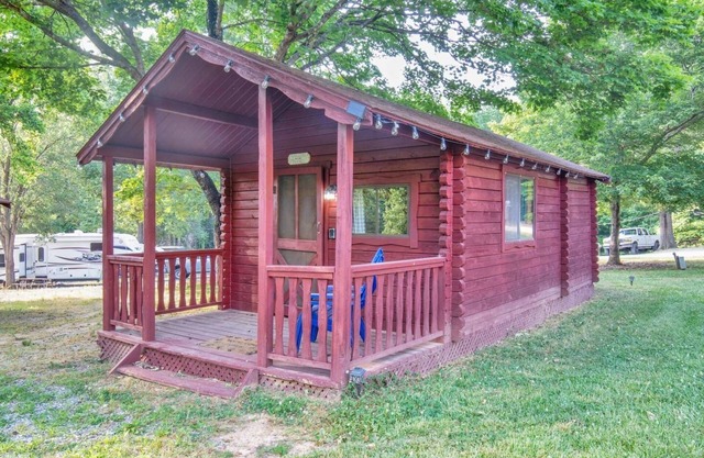 Comfy Studio Cabin In Secluded Campground