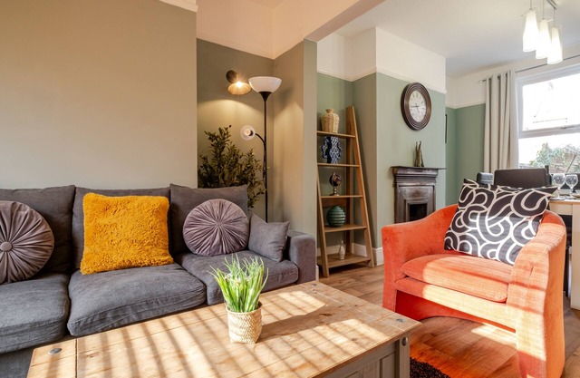 Comfy, stylish 3 bed townhouse