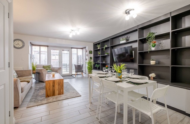 Comfy & stylish 4 bed house