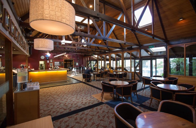 Commodore Airport Hotel