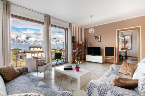 Como Lake Home
