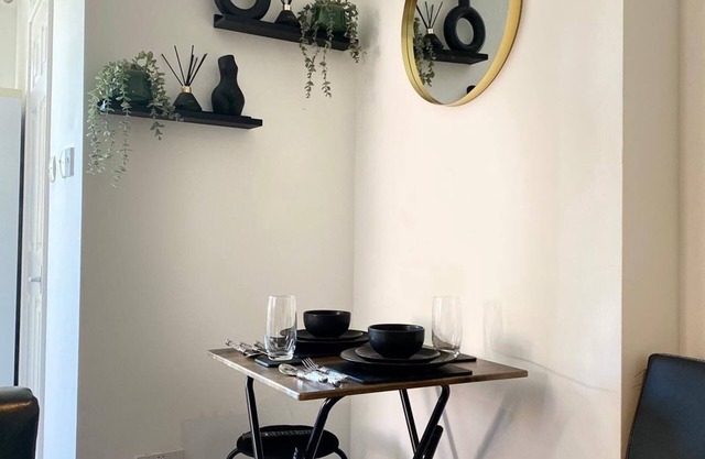 Compact contemporary modern studio