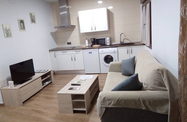 COMPLETELY RENOVATED HOUSE WITH FREE WIFI