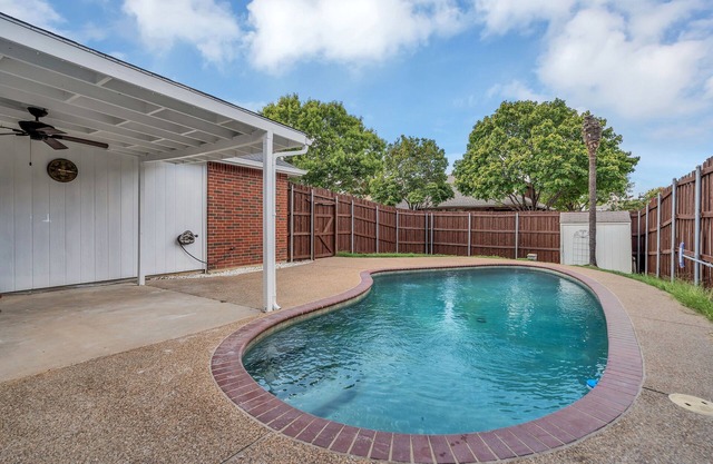 Completely Renovated House with Swimming Pool