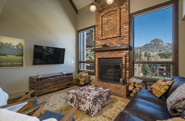 Completely Updated Condo with Mountain Views - Heated Pool- Stunning Views!