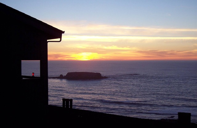 Condo.1 BR, 2 Bath ocean below!n Come, cozy into our "NEST"n "The Eagles Nest"
