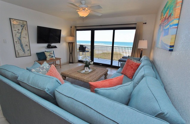 Condo 402 - Lovely Oceanfront Retreat! Pool and Hot Tub!