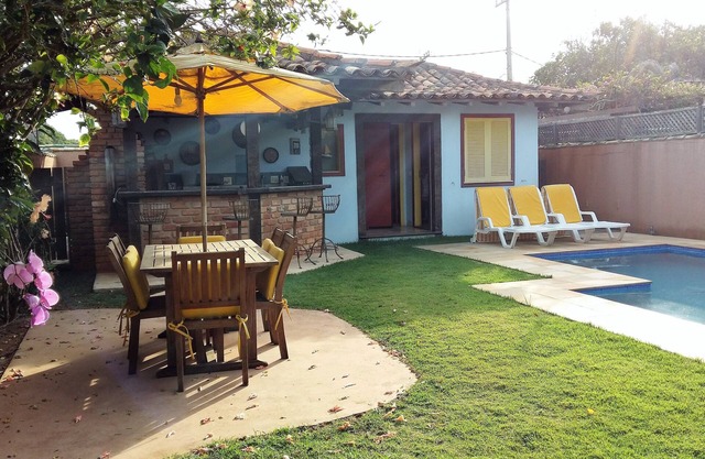 Condo house 4 suites on the sand of Manguinhos beach, comfort and cosiness!