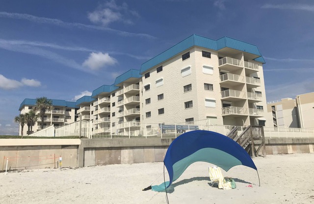 Condo Upgrades! Great Ocean View! Family friendly non drive beach! Kiddos safe