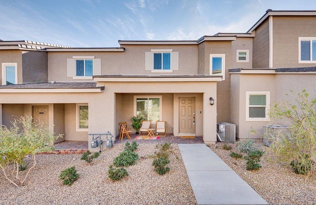 Condo-Vegas-Special Low Rates for May Only til May 1rst-Mins to Summerlin Med