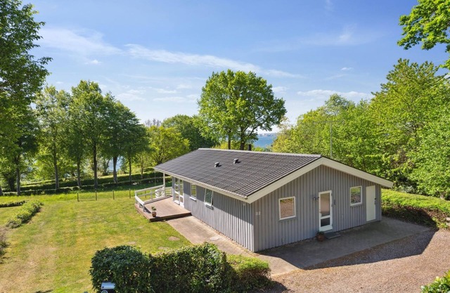 "Conradine" - 600m from the sea by Interhome