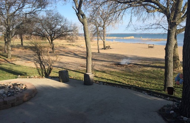 Contactless Check In - Sand Point Private Lake/Beachfront Cottage