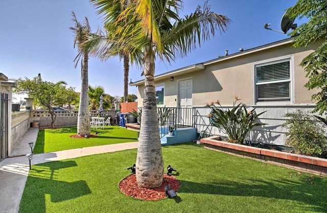 Contemporary 2 BR House w/Yard, near Balboa & DT.
