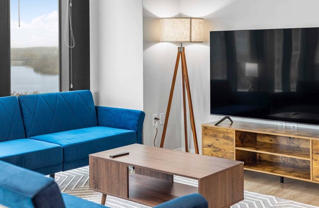 Contemporary 3BR/2.5BA Unit in Assembly Square