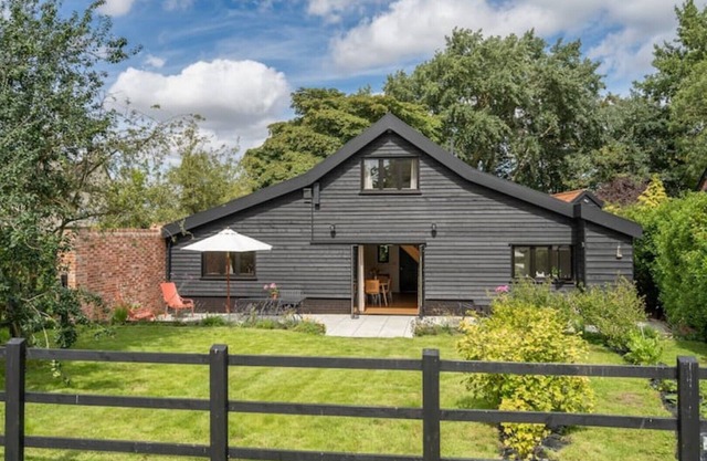 Contemporary Barn Norfolk/Suffolk Valley