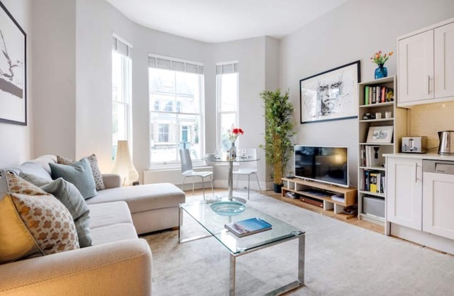 Contemporary Clapham Living