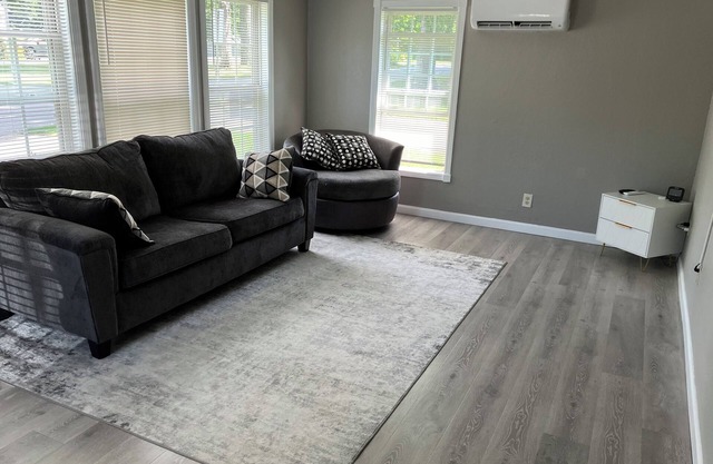 Contemporary Cottage Located Near Conneaut Lake