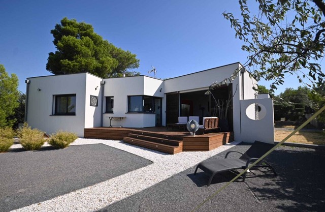 Contemporary villa with breathtaking views