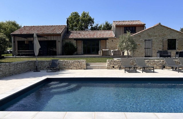 Contemporary house with swimming pool