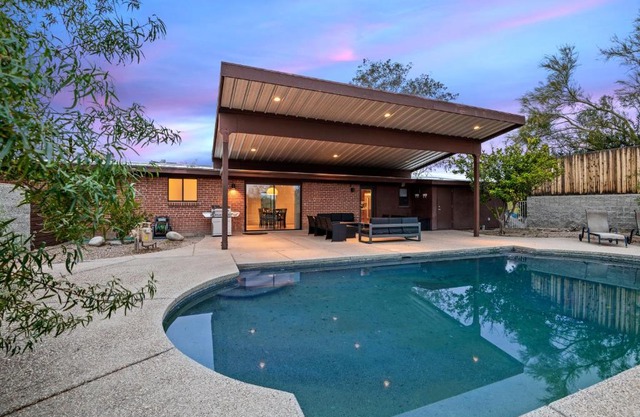 Contemporary Resort, Pool,Patio,2x Kings,Rec Room
