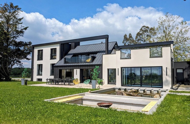 Contemporary villa 5* - 14p - Indoor pool & Cinema - Rennes
