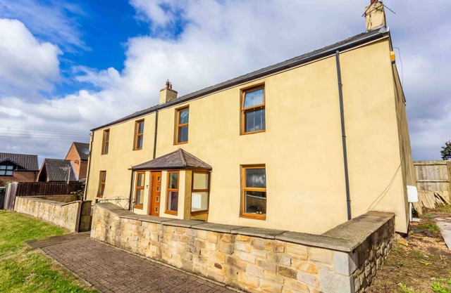 Contractor's Dream-5/6Beds-CCTV-VAT Registered