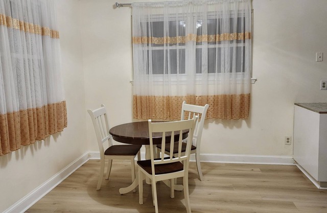 Convenient/family friendly home with yard drivewaynn